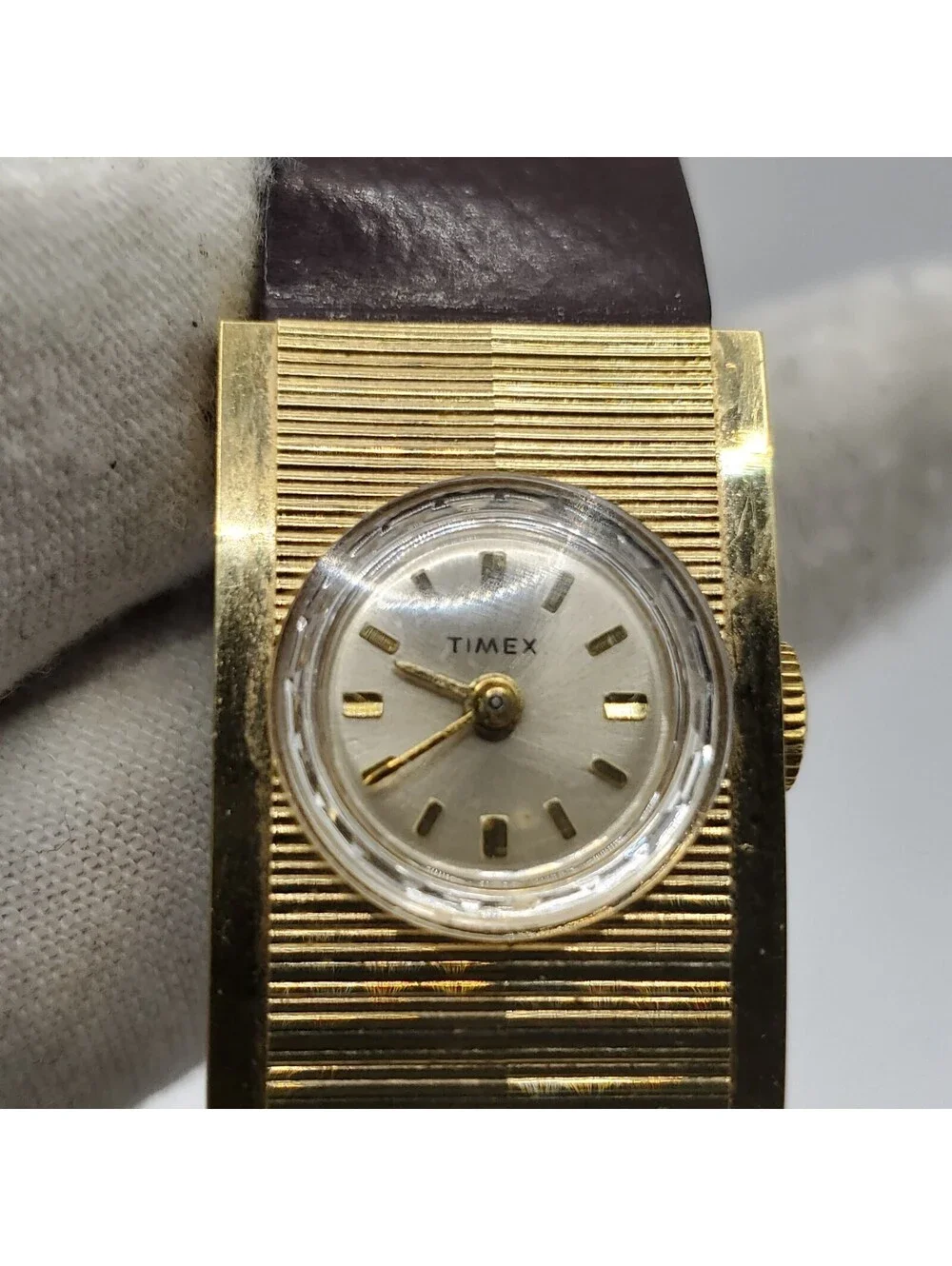 Vintage Timex Mechanical Womens Watch  18mm For Parts Or Repair